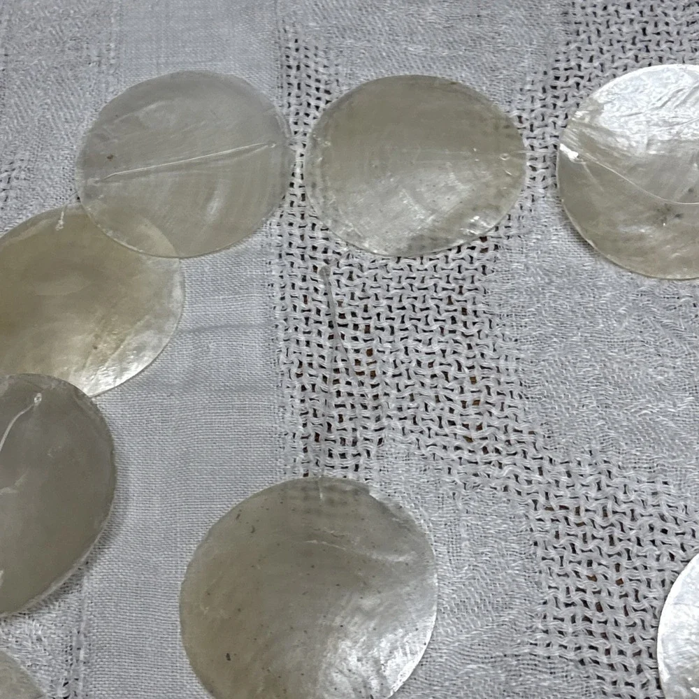 43 Pre Strung Capiz Shells White Round 2